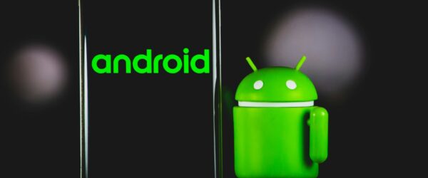 Green Android logo and smartphone